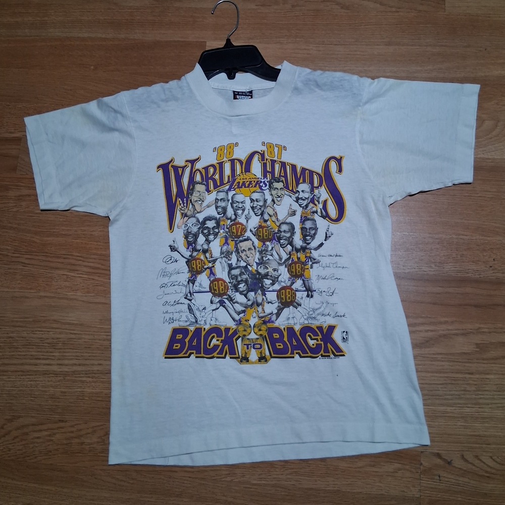 Los Angeles Lakers White 'Back to Back' World Champs Mens T-Shirt